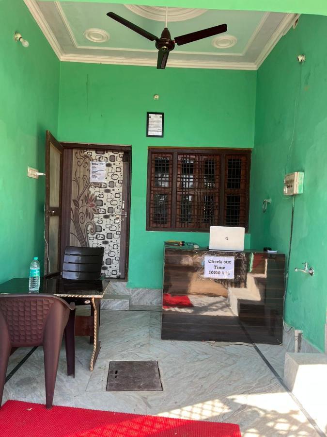 Indiana Home Stay Khajuraho Bagian luar foto