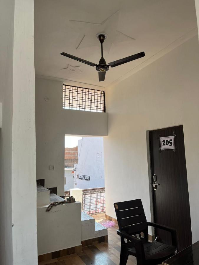 Indiana Home Stay Khajuraho Bagian luar foto