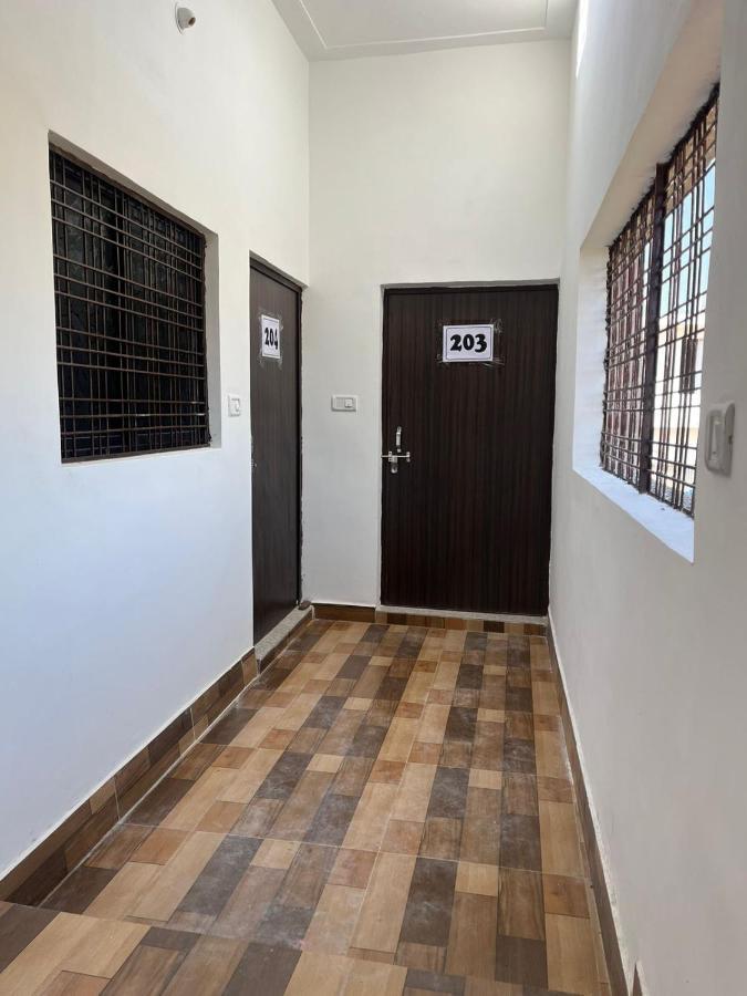 Indiana Home Stay Khajuraho Bagian luar foto