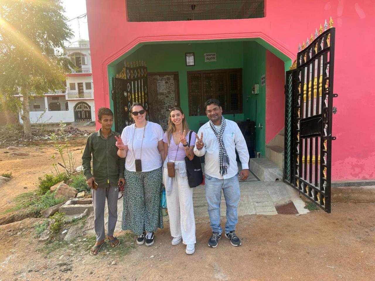 Indiana Home Stay Khajuraho Bagian luar foto