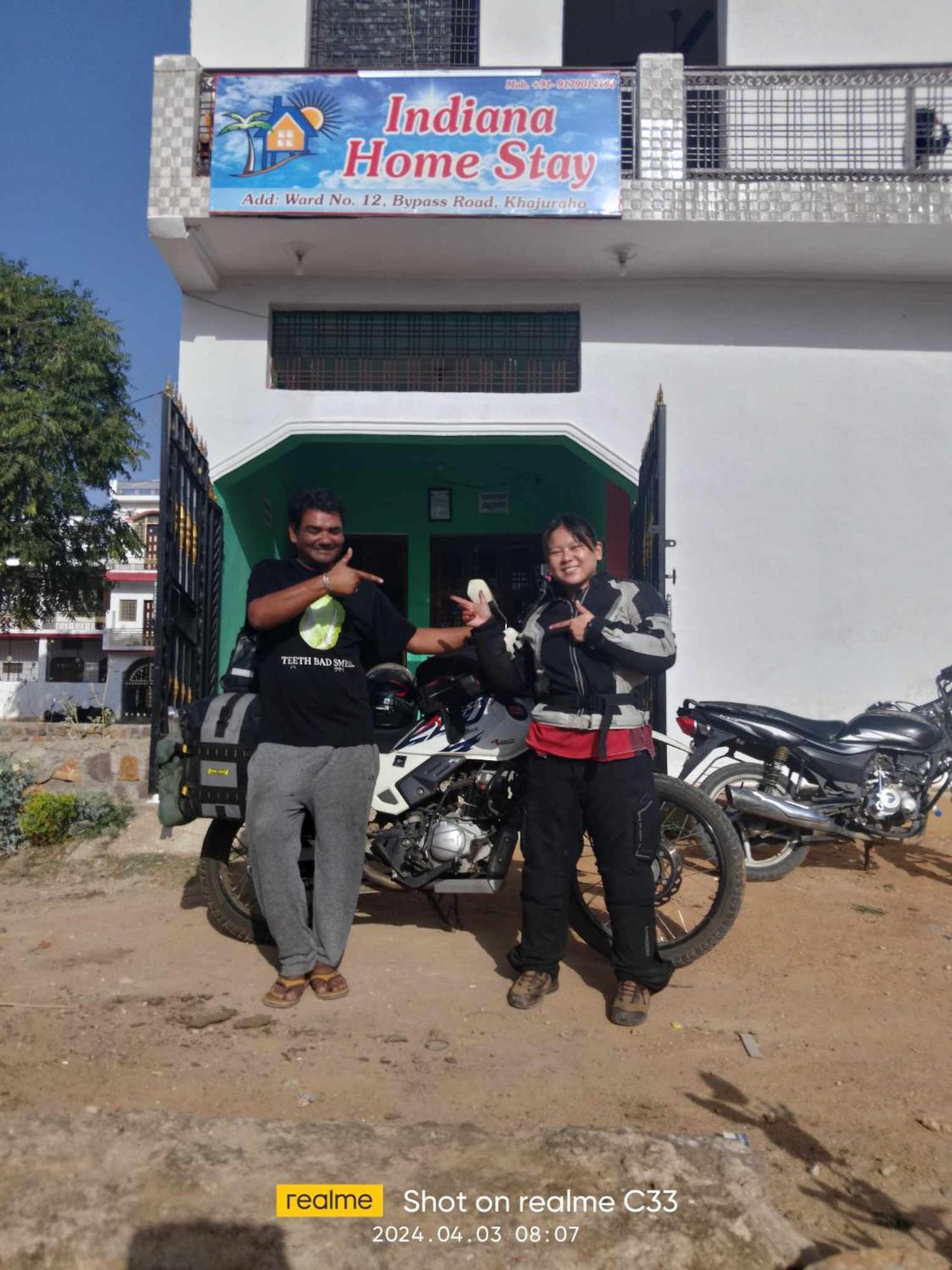 Indiana Home Stay Khajuraho Bagian luar foto
